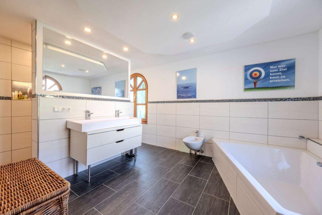 Badezimmer EG